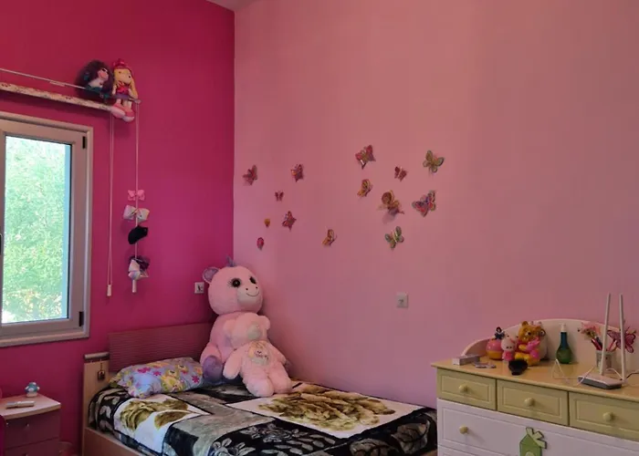 Antonia - Christina Vila Argaka