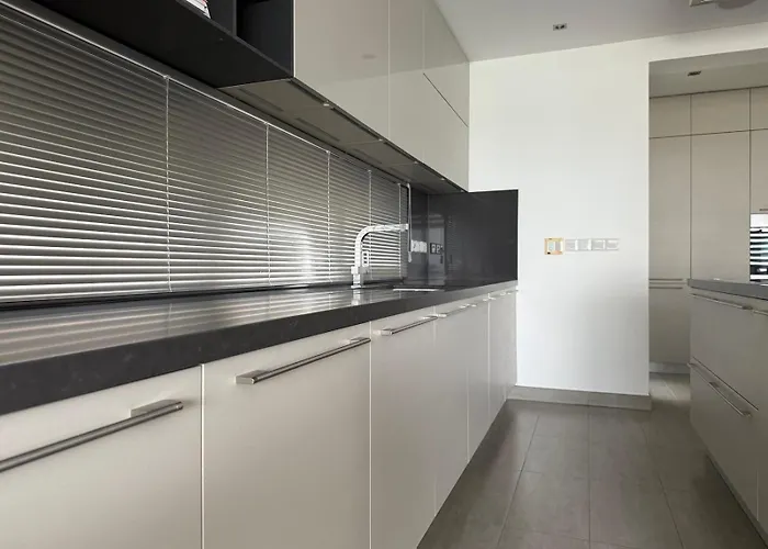 Vila Antonia - Christina *