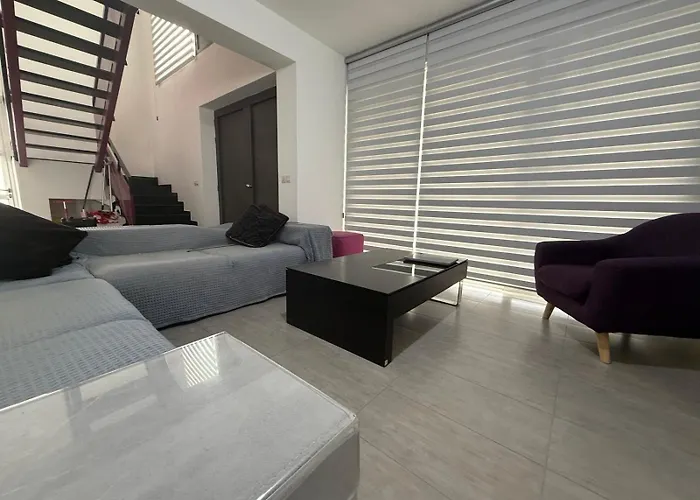 Vila Antonia - Christina *